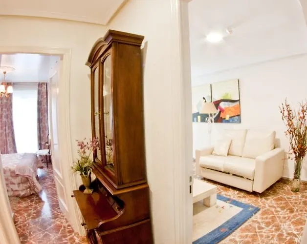 Aparthotel Brisas 3*