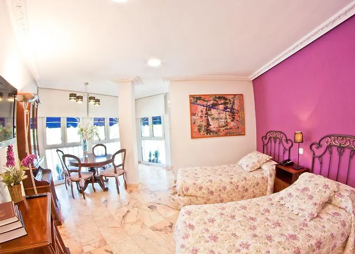 Aparthotel Brisas 3*